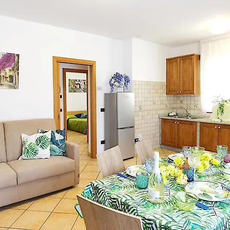 Mirella, Quiet Area, With Parking Space And Wi-fi 公寓